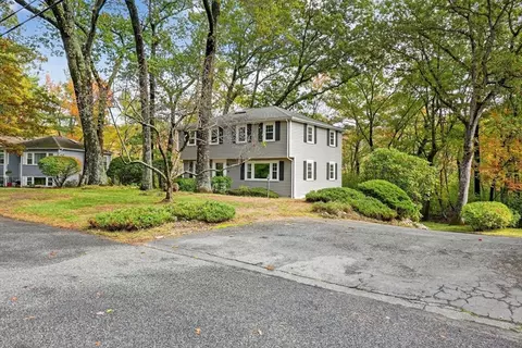 16 Montgomery Dr, Framingham, MA 01701