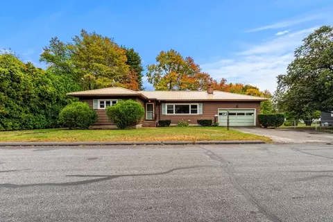 383 Hovey St, Lowell, MA 01852