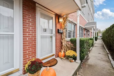 32-42 Park St #4, Attleboro, MA 02703