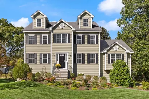 16 New Spaulding St, Chelmsford, MA 01824