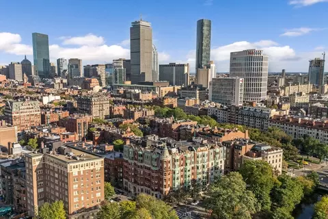 4 Charlesgate E #601, Boston, MA 02215