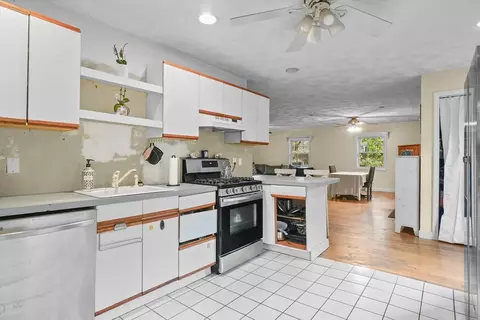 18 Larch Rd, Georgetown, MA 01833 photo 7