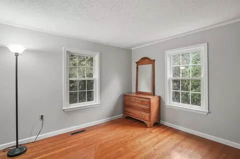 31 Craig St, Springfield, MA 01108 photo 4