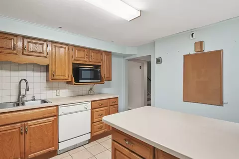 31 Craig St, Springfield, MA 01108 photo 17