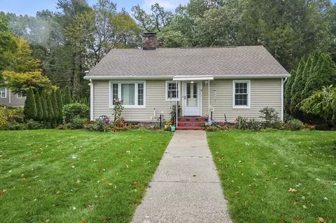 31 Craig St, Springfield, MA 01108