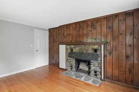 31 Craig St, Springfield, MA 01108 photo 9