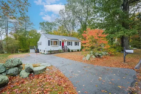 263 Chamberlain St, Holliston, MA 01746