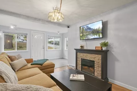 935 Bridge St, Lowell, MA 01850