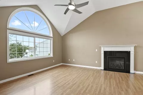 12 Pinebrook Ln, Worcester, MA 01609 photo 2