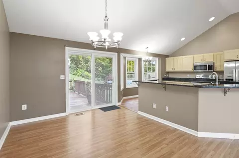 12 Pinebrook Ln, Worcester, MA 01609 photo 11