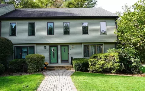 4 Village Way #F, Norton, MA 02766
