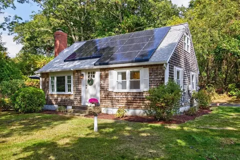 53 Main St, Sandwich, MA 02563