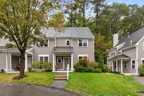 61 Villagewood Dr #61, Burlington, MA 01803