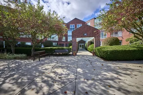 462 Place Ln #462, Woburn, MA 01801