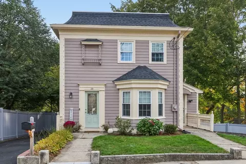29 Forest St, Milford, MA 01757