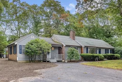6 Black Oak Rd, Marstons Mills, MA 02648
