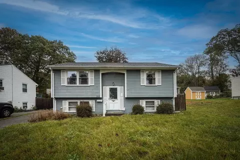 1069 Cherokee St, New Bedford, MA 02745