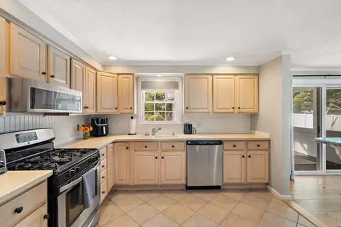 12 Patti Ln, Maynard, MA 01754 photo 15