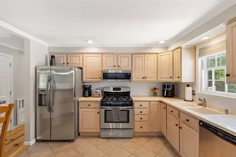 12 Patti Ln, Maynard, MA 01754 photo 13