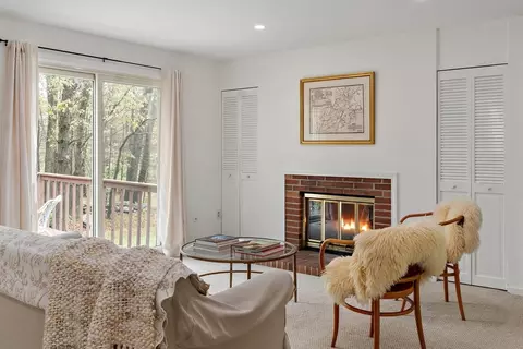 7 Fox Holw #7, Wayland, MA 01778