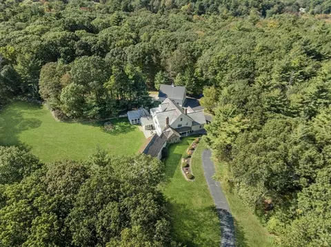 267 Dedham St, Dover, MA 02030