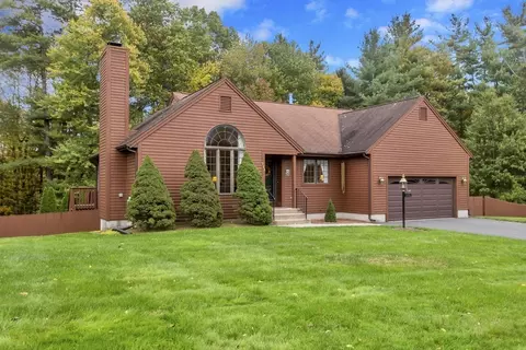 111 Cottonwood Ln, Agawam, MA 01001