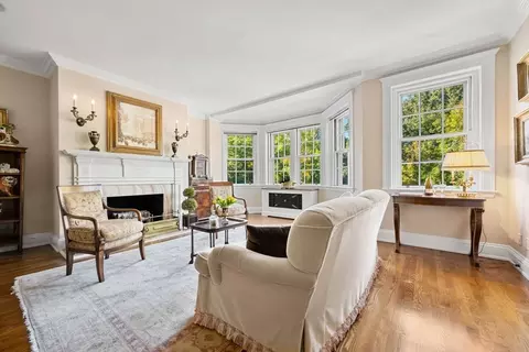 250 Commonwealth Ave #6, Boston, MA 02116