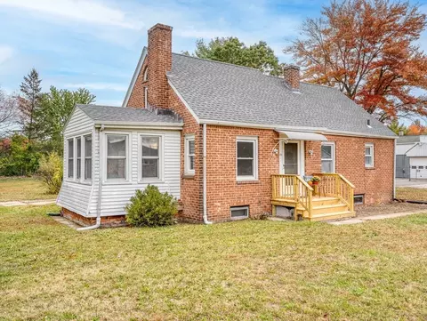142 Amherst St, Ludlow, MA 01056