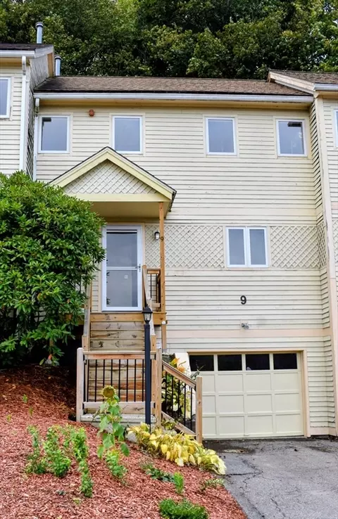 825 John Fitch Hwy #9, Fitchburg, MA 01420
