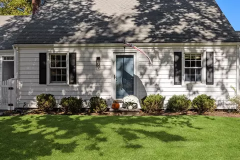 12 Merrymount Rd, Hingham, MA 02043 photo 2