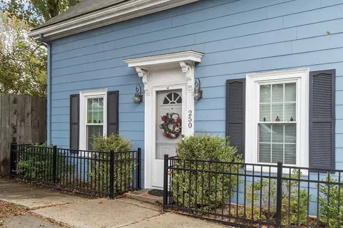 250 Central St, Saugus, MA 01906 photo 4