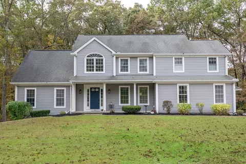 64 Hillcrest Cir, Westfield, MA 01085
