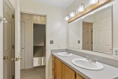 Bath - 59 Santoro Rd, Worcester, MA 01606 photo 3 of 3
