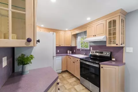 44 Sunset Dr, Beverly, MA 01915 photo 10