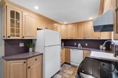 44 Sunset Dr, Beverly, MA 01915 photo 12