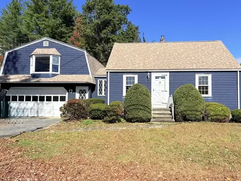 97 Passaconaway Dr, Dracut, MA 01826