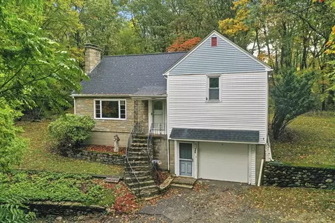 145 Loxwood St, Worcester, MA 01604