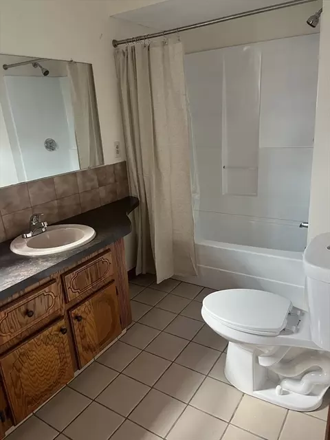 Bath - 862 Locust St, Fall River, MA 02720 photo 1 of 2