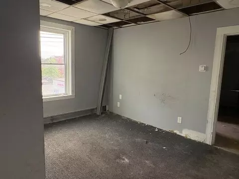 93 Austin St, Worcester, MA 01609 photo 10