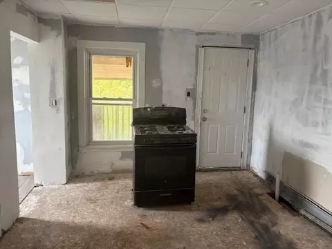 93 Austin St, Worcester, MA 01609 photo 3