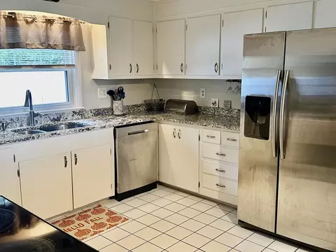 11 View St, Dracut, MA 01826 photo 3