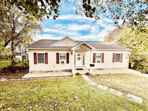 180 Beacon St, Clinton, MA 01510