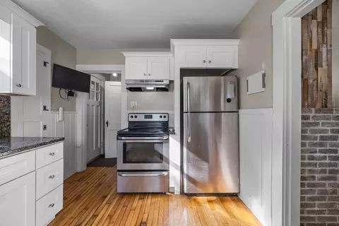 33 Buzzards Bay Ave, Bourne, MA 02532 photo 14