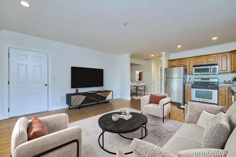 32 Beach St #1, Dorchester, MA 02122