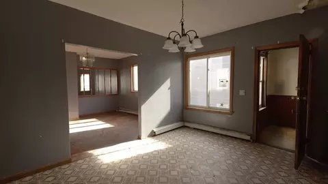 Living - 487 Ridge St, Fall River, MA 02724 photo 2 of 6