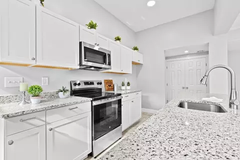 780 Washington St #780, Canton, MA 02021