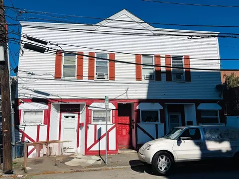 7-11 5 Felton St, Waltham, MA 02453