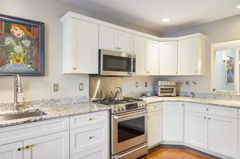 18 Whiting Ln #18, Hingham, MA 02043 photo 7