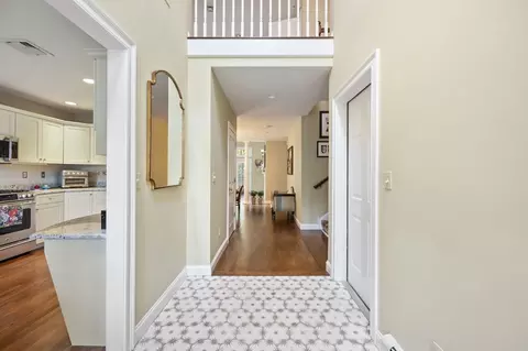 18 Whiting Ln #18, Hingham, MA 02043 photo 5