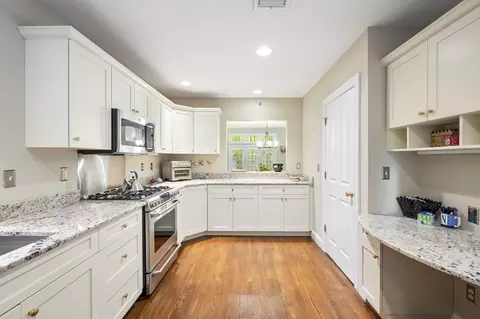 18 Whiting Ln #18, Hingham, MA 02043 photo 8